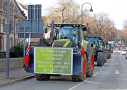 Ueber Zehn Kilometer Protestlawine Waelzte Sich Durch Jena 24